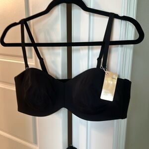 Brand new size 40 B bra strapless comes with straps